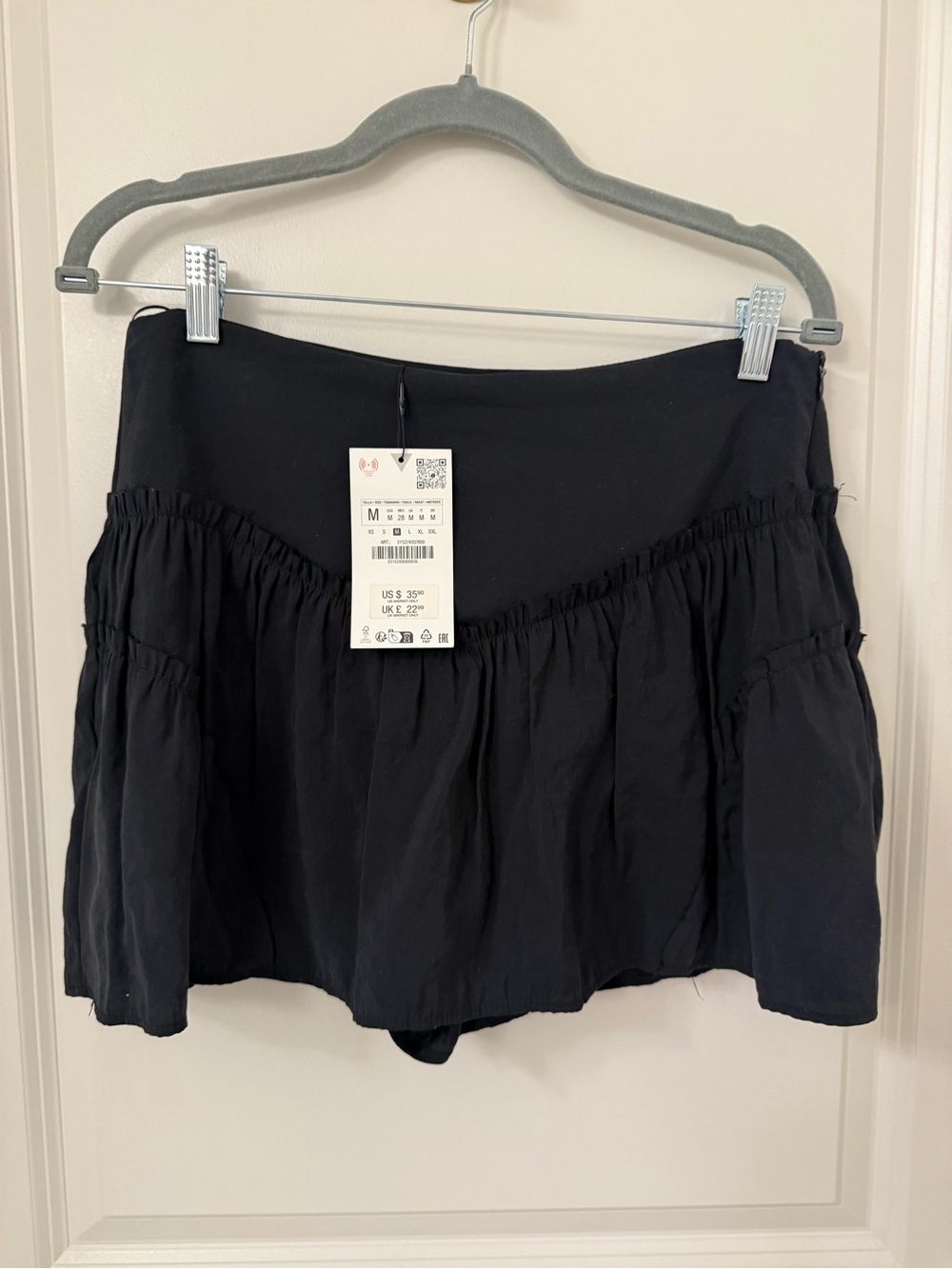 NWT Zara Pleated Skort